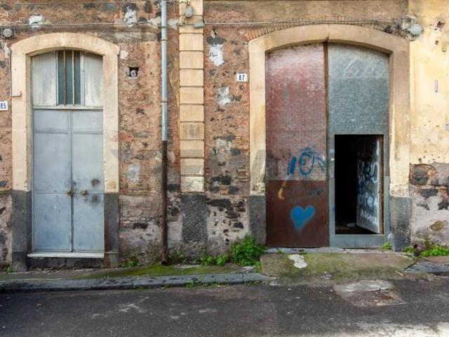 Capannone in vendita a Monte Po-Nesima-San Leone-Rapisardi, Catania