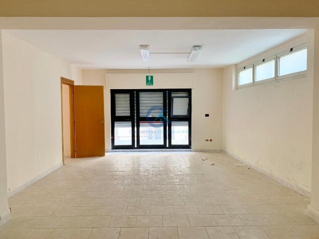 Capannone in vendita a Pontepiccolo, Calabria