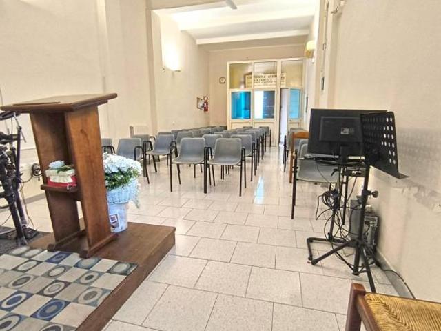 Capannone in vendita a Cecina, Toscana