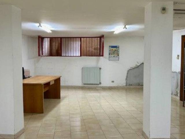 Capannone in vendita a Cologno Monzese, Lombardia