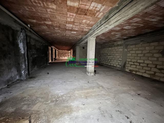 Capannone in vendita a Comiso, Sicilia