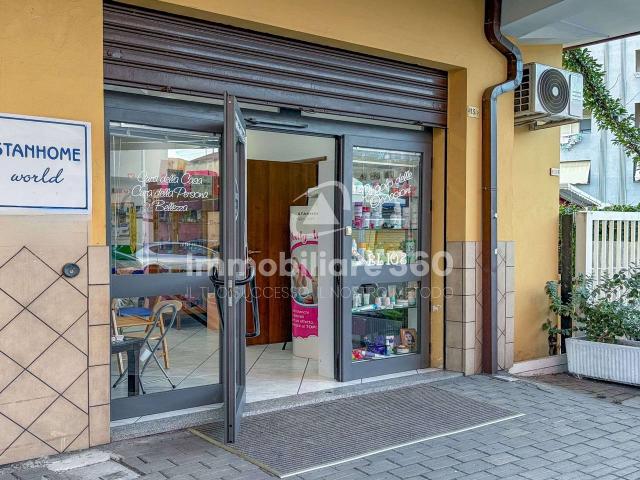 Capannone in vendita a Popilia, Cosenza