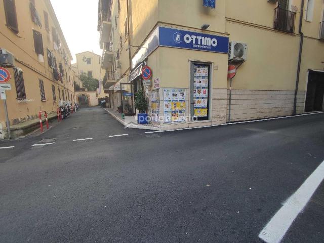 Capannone in vendita a Formia, Lazio