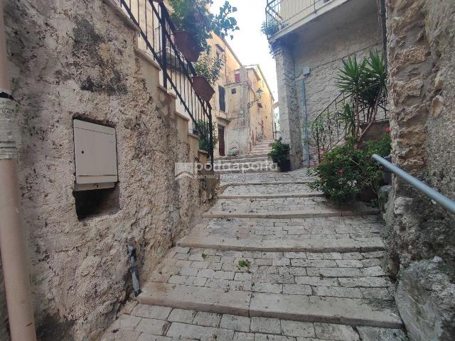 Capannone in vendita a Formia, Lazio