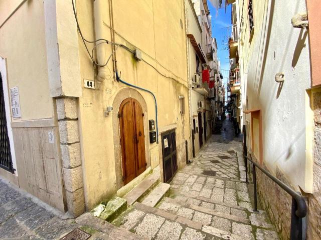 Capannone in vendita a Gaeta, Lazio
