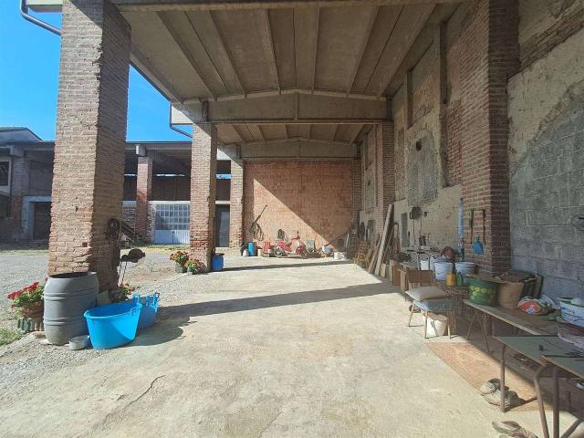 Capannone in vendita a Gazzola, Reggio Emilia