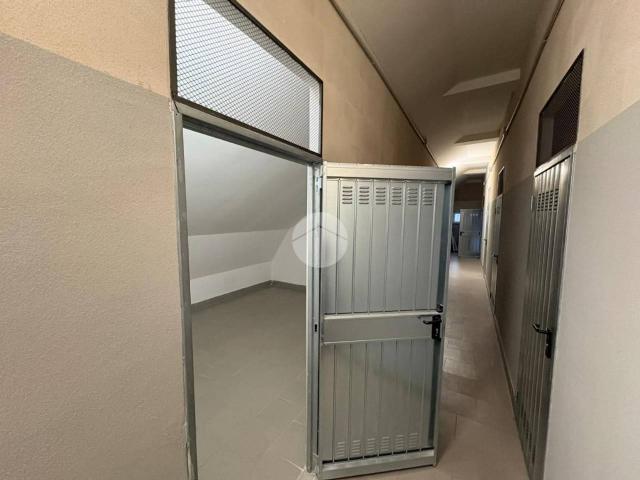 Capannone in vendita a Medio Ponente, Serra Riccò