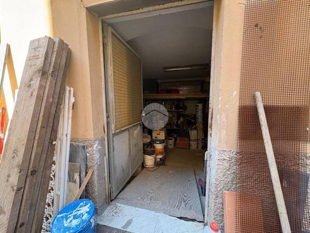 Capannone in vendita a Medio Ponente, Serra Riccò