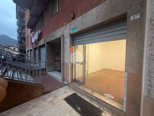 Capannone in vendita a Medio Ponente, Serra Riccò