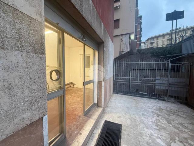 Capannone in vendita a Medio Ponente, Serra Riccò