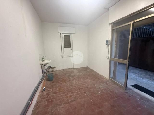 Capannone in vendita a Medio Ponente, Serra Riccò