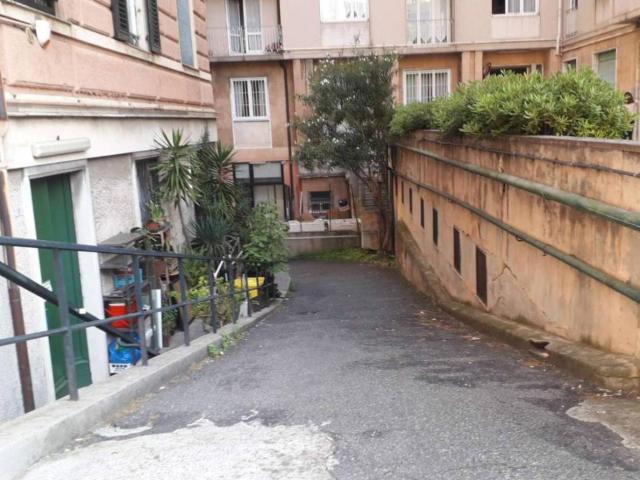 Capannone in vendita a Centro Est, Serra Riccò