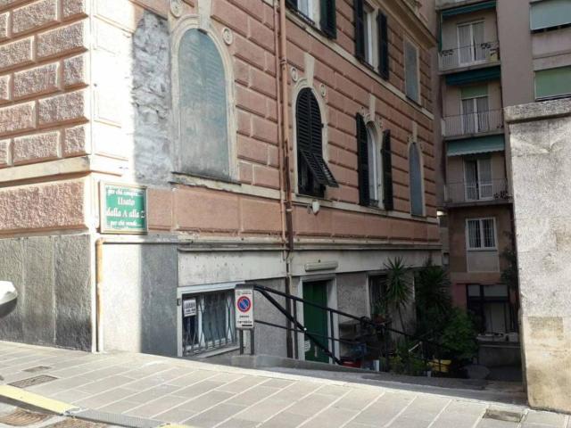 Capannone in vendita a Centro Est, Serra Riccò