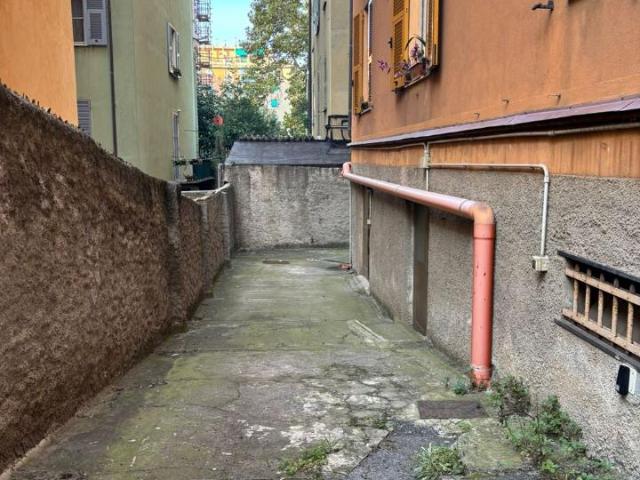 Capannone in vendita a Medio Ponente, Serra Riccò