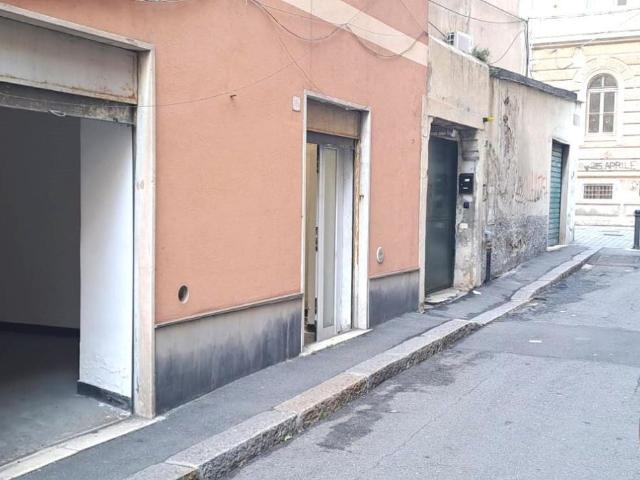 Capannone in vendita a Centro Ovest, Serra Riccò