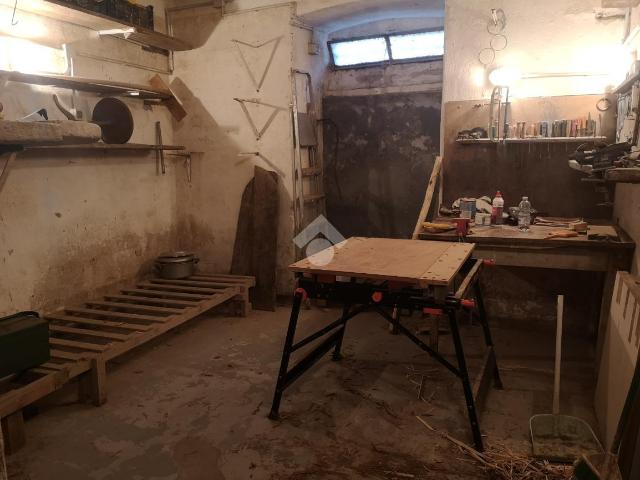 Capannone in vendita a Medio Levante, Serra Riccò