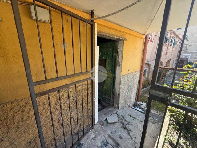 Capannone in vendita a Medio Ponente, Serra Riccò