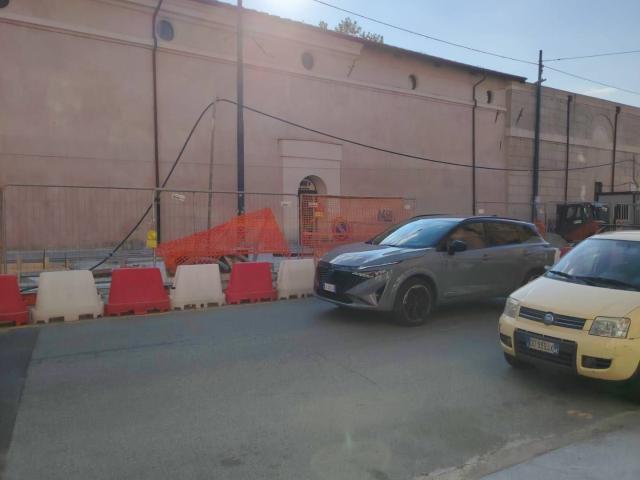 Capannone in vendita a Centro Ovest, Serra Riccò