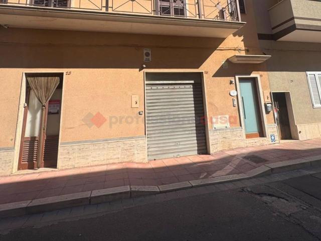 Capannone in vendita a Grottaglie, Taranto