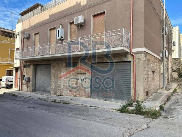 Capannone in vendita a Ispica, Sicilia