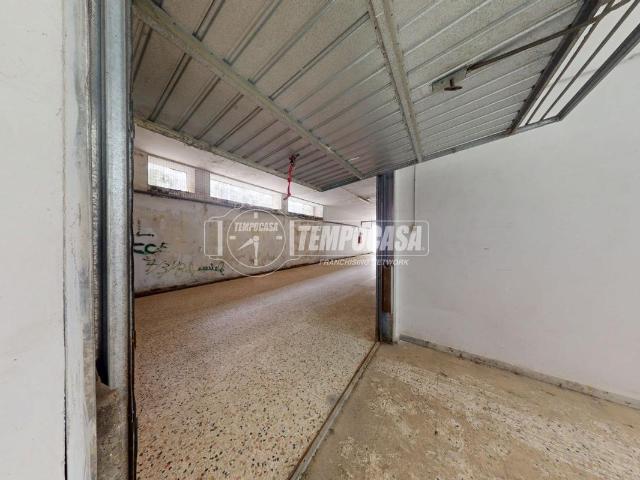 Capannone in vendita a Puglia, Lecce