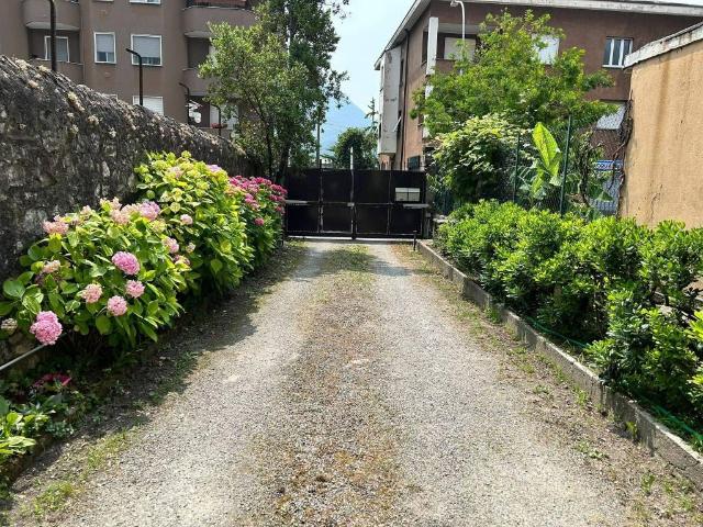 Capannone in vendita a Belledo, Lecco
