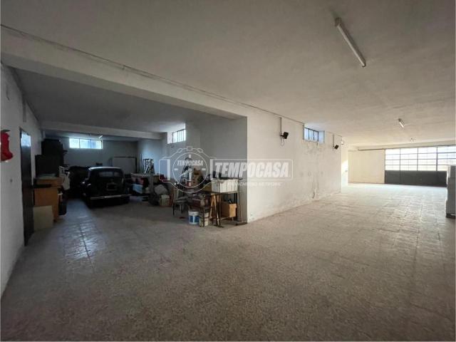Capannone in vendita a Lentate Sul Seveso, Lombardia