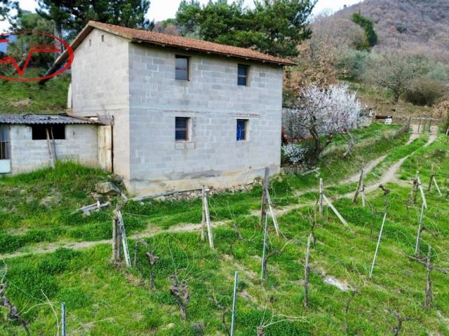Capannone in vendita a Faeto, Loro Ciuffenna