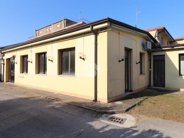 Capannone in vendita a Marmirolo, Lombardia