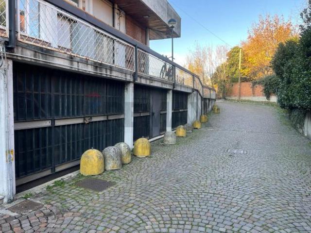 Capannone in vendita a Municipio 6, Milano