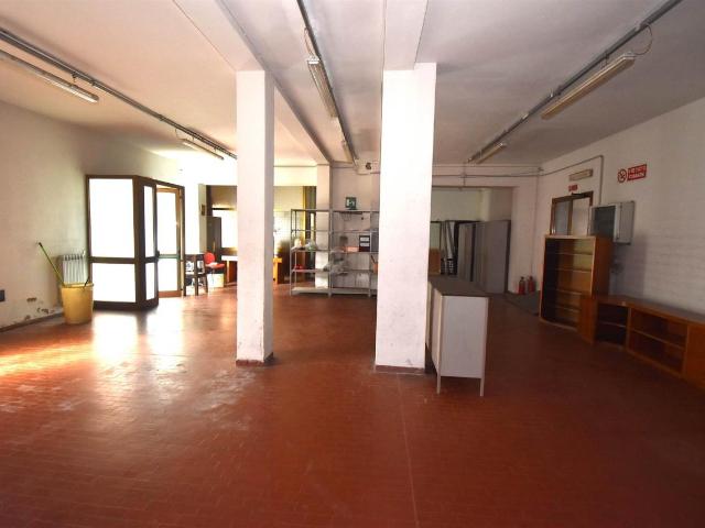 Capannone in vendita a Le Case, Montevettolini