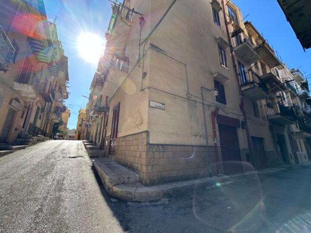 Capannone in vendita a Montelepre, Sicilia