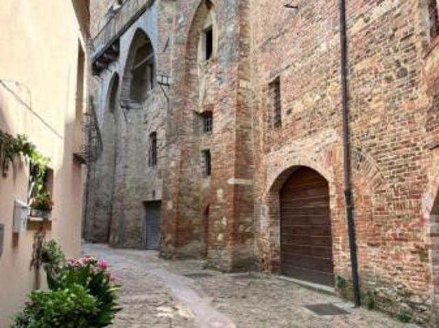 Capannone in vendita a Abbadia Di Montepulciano, Toscana