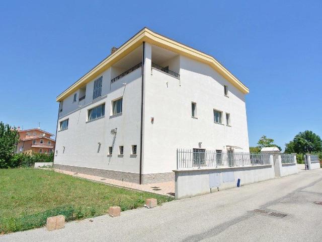 Capannone in vendita a Montesilvano, Abruzzo