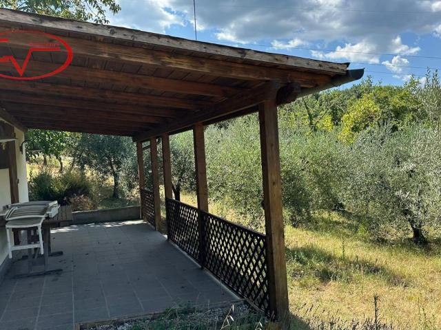 Capannone in vendita a Montevarchi, Toscana