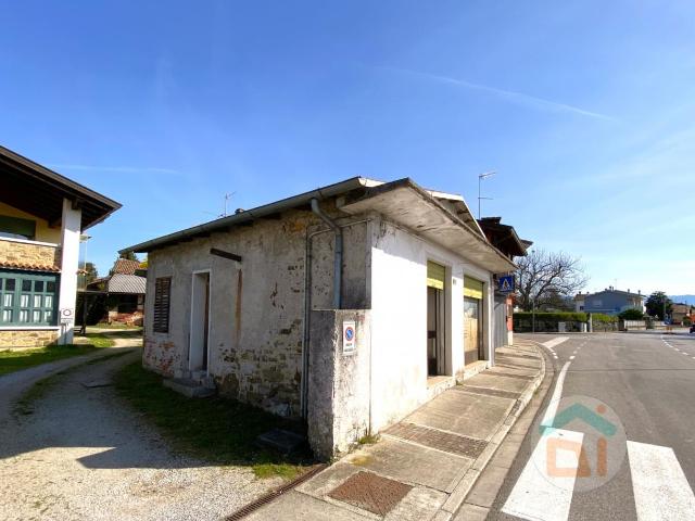 Capannone in vendita a Mossa, Friuli-Venezia Giulia