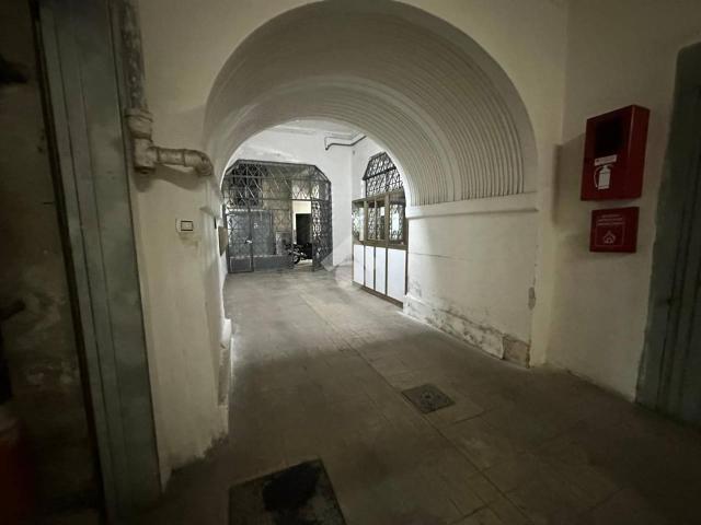 Capannone in vendita a Municipalità 1, Campania