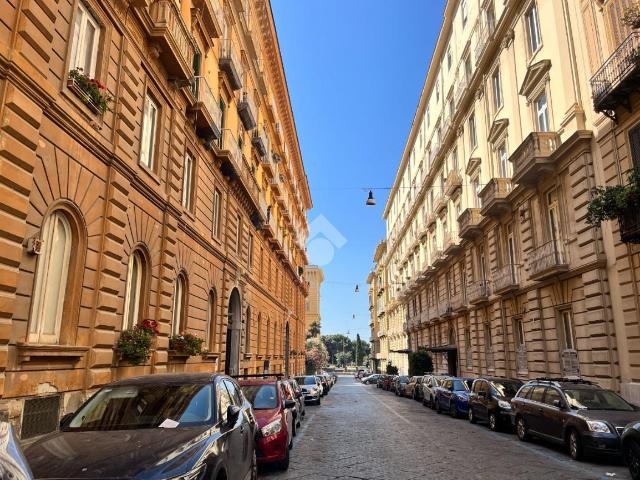 Capannone in vendita a Municipalità 1, Campania