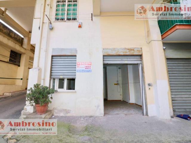 Capannone in vendita a Municipalità 3, Campania