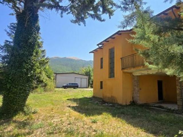 Capannone in vendita a Nocera Umbra, Umbria