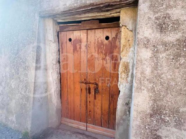 Capannone in vendita a Oriolo Romano, Lazio