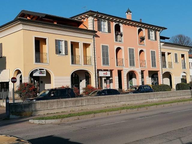 Capannone in vendita a Pandino, Lombardia