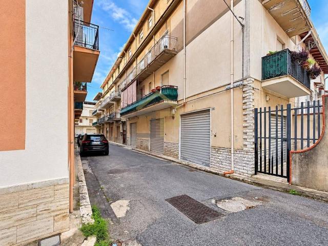 Capannone in vendita a Partinico, Palermo