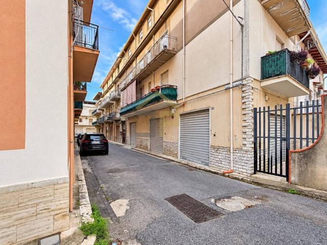 Capannone in vendita a Partinico, Palermo