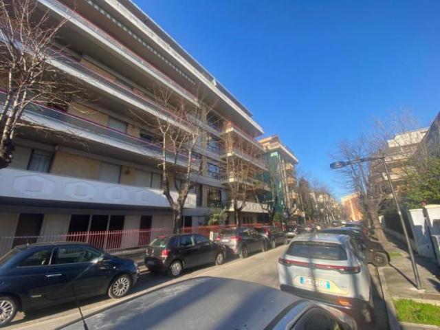 Capannone in vendita a Rancitelli, Pescara