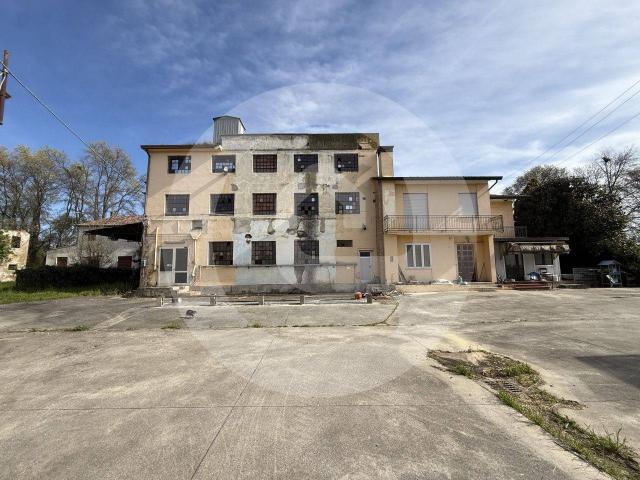 Capannone in vendita a Piombino Dese, Veneto