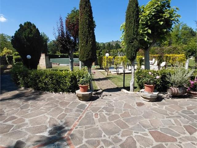 Capannone in vendita a Lecchi, Toscana