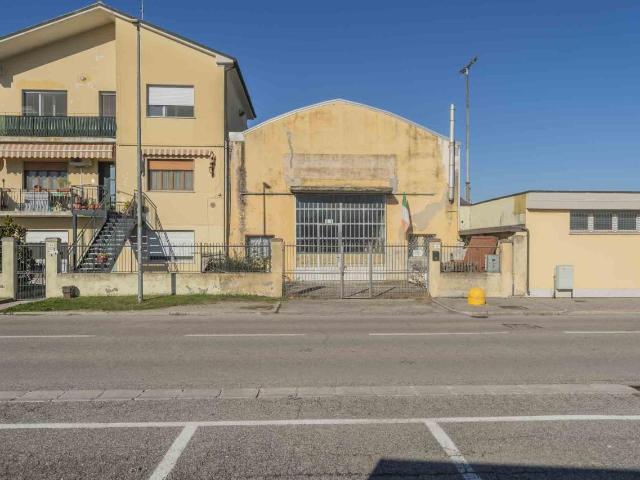 Capannone in vendita a Unione Alto Ferrarese, Poggio Renatico