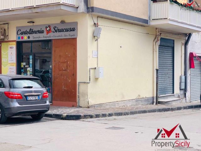 Capannone in vendita a Ciuccafa, Porto Empedocle