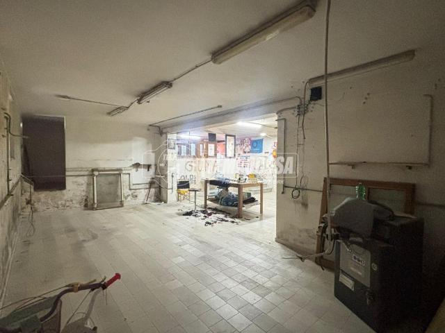 Capannone in vendita a Quarto, Campania